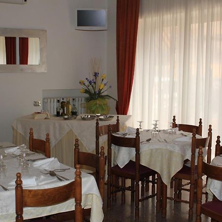 Hotel Solaris Giulianova Esterno foto