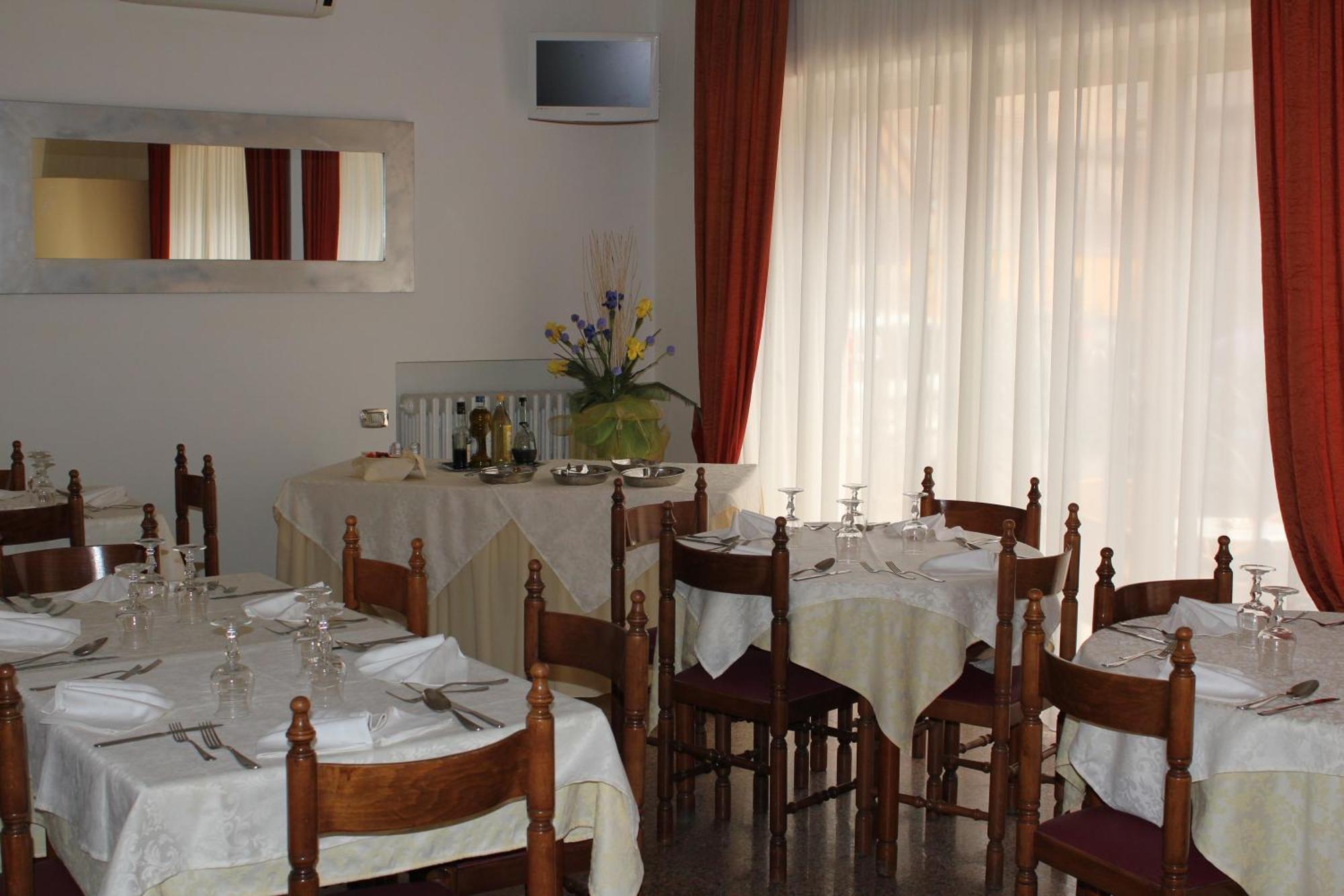 Hotel Solaris Giulianova Esterno foto
