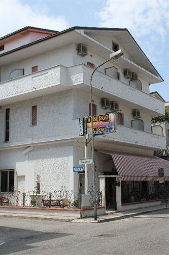 Hotel Solaris Giulianova Esterno foto
