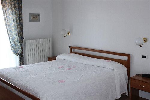 Hotel Solaris Giulianova Esterno foto