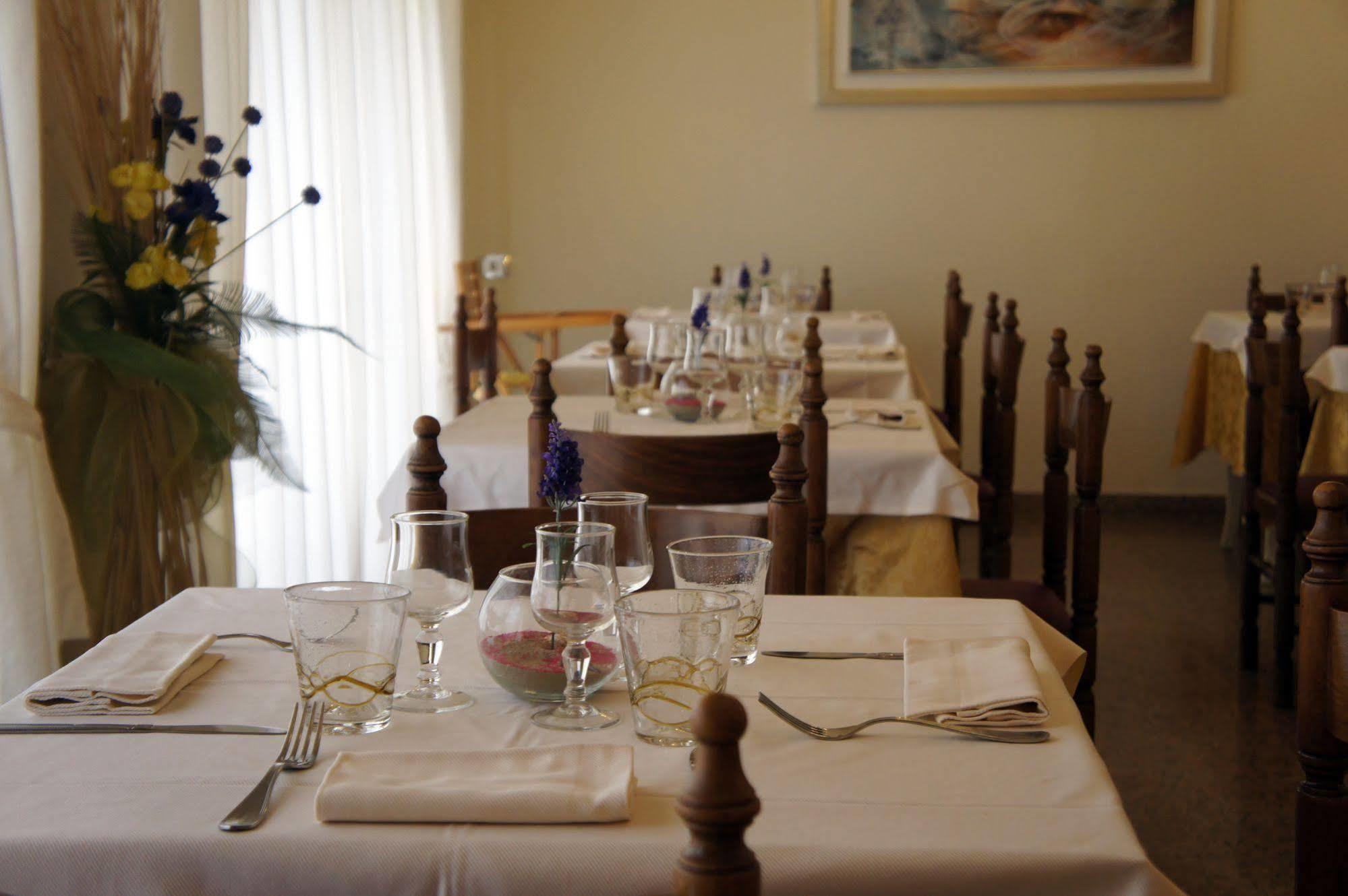 Hotel Solaris Giulianova Esterno foto