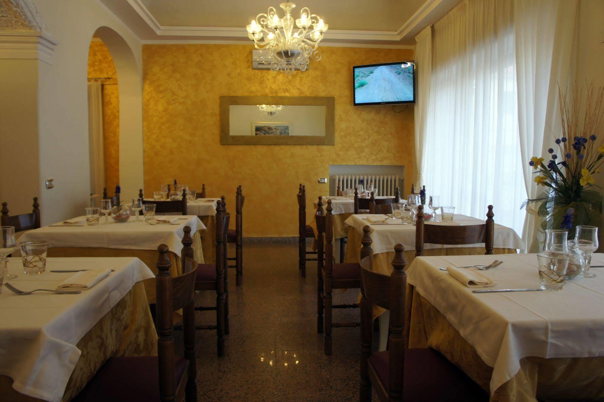Hotel Solaris Giulianova Esterno foto